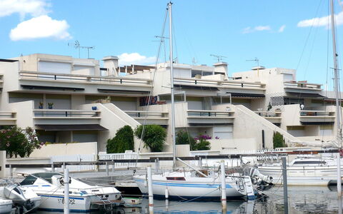 Les Marinas D'Ulysse Iv: Yachthafen, Wassertransport, Boot, Hafen, Dock, Fahrzeug, Hafen, Wasser, Wasserweg, Die Architektur