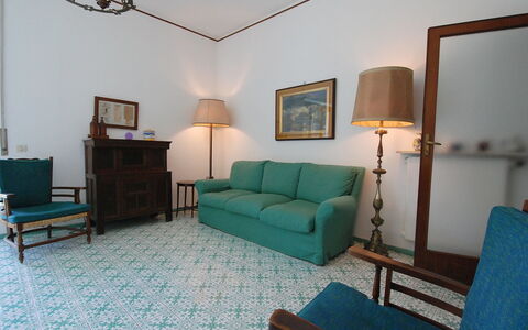 Riviera Massa: Zimmer, Möbel, Eigentum, Gebäude, Türkis, Interior Design, Grundeigentum, Haus, Tabelle, Fussboden