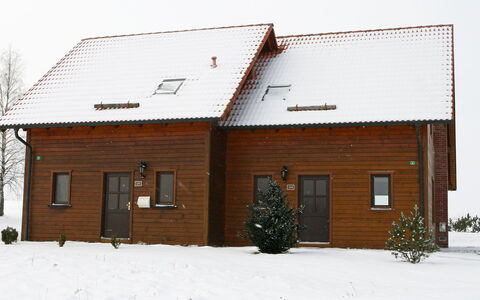 Funke: Gebäude, Schnee, Fenster, Pflanze, Haus, Tür, Lärche, Steigung, Baum, Hütte