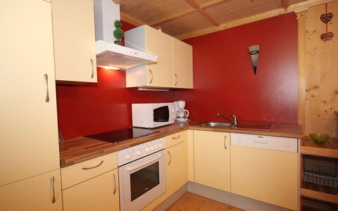 Christoph: Zimmer, Eigentum, Küche, Cabinetry, Möbel, Herd, Gebäude, Interior Design, Countertop, Haus