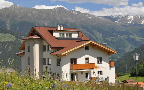 Fiss 600: Himmel, Wolke, Berg, Pflanze, Gebäude, Ökoregion, Fenster, Natur, Natürliche Landschaft, Haus