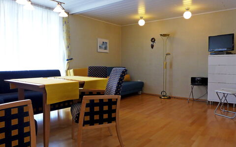 Appartmenthaus Skyline 309: Zimmer, Fussboden, Gebäude, Möbel, Eigentum, Interior Design, Holzboden, Hartholz, Flooring, Haus