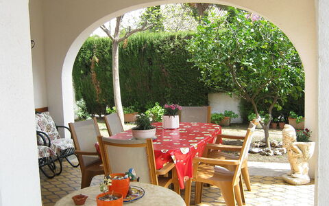 Vilafortuny: Eigentum, Restaurant, Zimmer, Tabelle, Gebäude, Interior Design, Grundeigentum, Möbel, Die Architektur, Haus