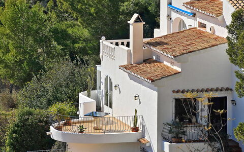 La Colina: Eigentum, Haus, Gebäude, Grundeigentum, Dach, Zuhause, Die Architektur, Villa, Hütte, Wohngebiet