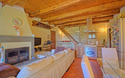Villa Margherita: Zimmer, Eigentum, Möbel, Gebäude, Interior Design, Grundeigentum, Decke, Haus, Wohnzimmer, Zuhause