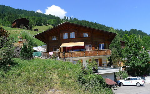 Chalet Seeberg: Himmel, Pflanze, Gebäude, Auto, Eigentum, Rad, Wolke, Haus, Fahrzeug
