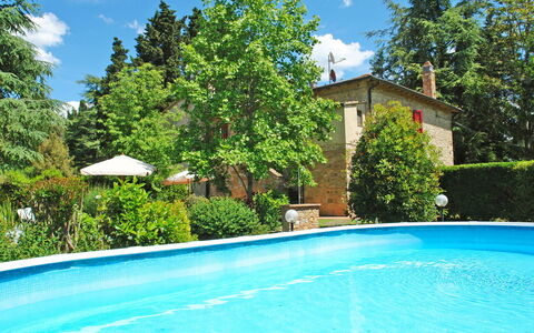L'Antica Chiesa: Eigentum, Schwimmbad, Haus, Grundeigentum, Zuhause, Gebäude, Wohngebiet, Freizeit, Estate, Villa