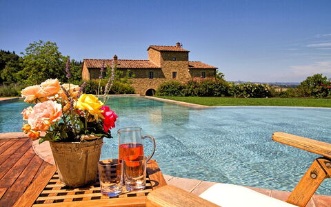 Villa Petrognano: Eigentum, Wasser, Urlaub, Estate, Sommer, Resort, Grundeigentum, Haus, Fluss, Landschaft