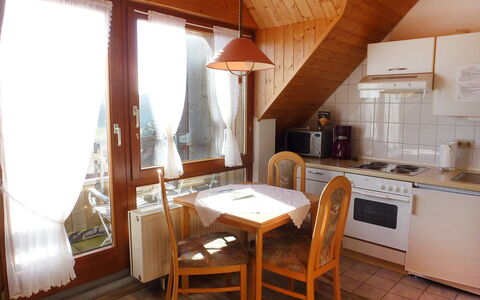 Schonach 125: Zimmer, Eigentum, Möbel, Gebäude, Interior Design, Haus, Fussboden, Tabelle, Decke, Grundeigentum