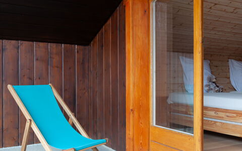 Haut de Cry 16: Möbel, Schatten, Holz, Komfort, Interior Design, Stuhl, Fussboden, Holzbeize, Flooring, Gebäude