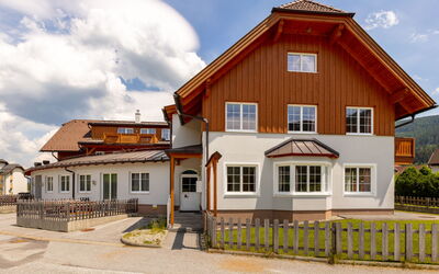 Sankt Margarethen im Lungau 120: Wolke, Himmel, Pflanze, Gebäude, Eigentum, Fenster, Haus, Grundstueck, Holz, Wohngebiet