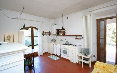 La Selva 3: Zimmer, Eigentum, Möbel, Gebäude, Fussboden, Interior Design, Haus, Küche, Grundeigentum, Zuhause