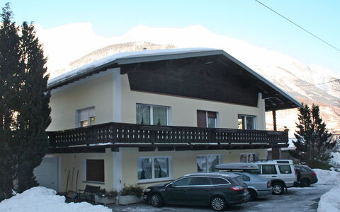 Kaufmann: Auto, Rad, Schnee, Himmel, Eigentum, Fahrzeug, Gebäude