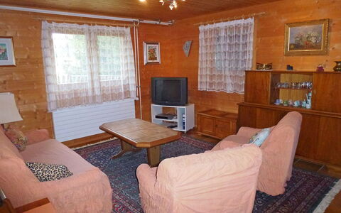 Verena: Zimmer, Möbel, Eigentum, Gebäude, Interior Design, Fussboden, Hartholz, Wohnzimmer, Decke, Grundeigentum