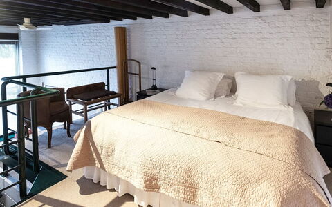 Holly Lodge Coach House: Möbel, Bett, Interior Design, Schlafzimmer, Wand, Fussboden, Flooring, Holz, Bettdecke, Bedding