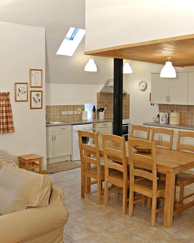 Shepherd's Bothy 100.1
