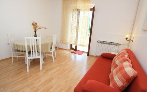 Marija: Zimmer, Eigentum, Fussboden, Möbel, Holzboden, Laminatboden, Hartholz, Interior Design, Wohnzimmer, Flooring