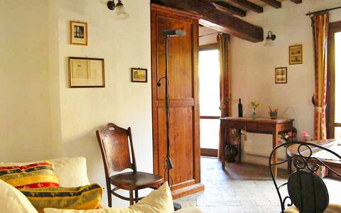 Charming Terrace: Zimmer, Eigentum, Gebäude, Möbel, Interior Design, Haus, Wohnzimmer, Decke, Fussboden, Wand