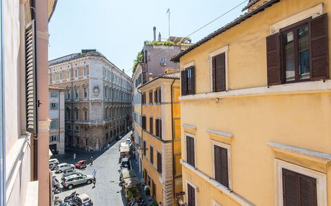 Navona: Nachbarschaft, \Stadt, Strasse, Gebäude, Gelb, Die Architektur, Menschliche Siedlung, Stadt, Strasse, Fenster