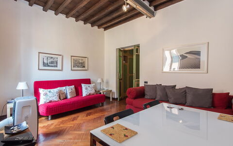 Navona: Zimmer, Eigentum, Möbel, Interior Design, Gebäude, Wohnzimmer, Decke, Tabelle, Haus, Wand