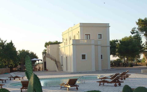 Tenuta Nucci: Die Architektur, Eigentum, Gebäude, Haus, Baum, Himmel, Tourismus, Fassade, Urlaub, Stadt