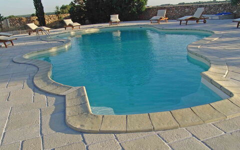 Tenuta Nucci: Schwimmbad, Eigentum, Azurblau, Wasser, Flagstone, Urlaub, Freizeit, \Fels, Tourismus