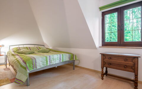 Borowikowa: Interior Design, Flooring, Fussboden, Schlafzimmer, Holz, Möbel, Bett, Decke, Zimmer, Holzboden
