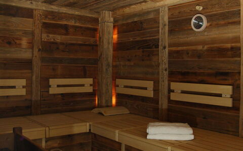 Leukerbad 200: Möbel, Eigentum, Holz, Tabelle, Sauna, Beleuchtung, Holzbeize, Fussboden, Gartenmöbel, Hartholz