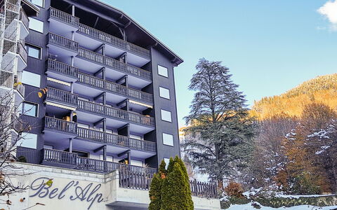 Saint Gervais 425: Himmel, Pflanze, Gebäude, Wolke, Baum, Urban Design, Lärche, Öffentlicher Raum, Wohngebiet, Strassenlicht