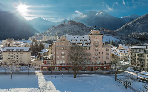 Interlaken 400: Gebäude, Schnee, Winter, Menschliche Siedlung, Bergstation, Einfrieren, Gebirge, Morgen, Glazialmorphologie, Alpen