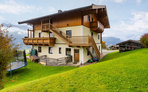 Moderegg: Himmel, Wolke, Pflanze, Gebäude, Eigentum, Fenster, Baum, Natürliche Landschaft, Holz, Grundstueck