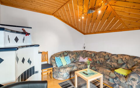 Moderegg: Couch, Möbel, Tabelle, Interior Design, Wohnzimmer, Holz, Fussboden, Flooring, Studio Couch, Stuhl