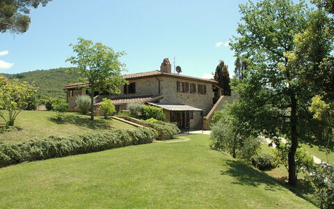 Città della Pieve 301: Eigentum, Estate, Haus, Gebäude, Garten, Zuhause, Baum, Gras, Villa, Die Architektur