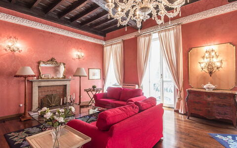Spanish Steps: Zimmer, Interior Design, Eigentum, Möbel, Decke, Rot, Gebäude, Wohnzimmer, Haus, Zuhause