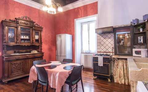 Spanish Steps: Zimmer, Möbel, Interior Design, Eigentum, Gebäude, Decke, Haus, Holzboden, Fussboden, Hartholz