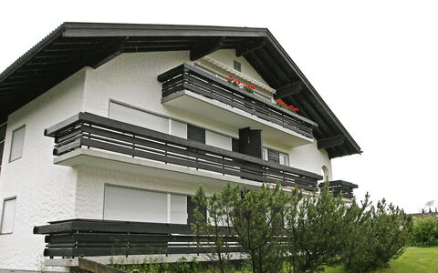 Fellhornstrasse: Haus, Eigentum, Die Architektur, Gebäude, Zuhause, Dach, Grundeigentum, Fassade, Balkon, Wohngebiet