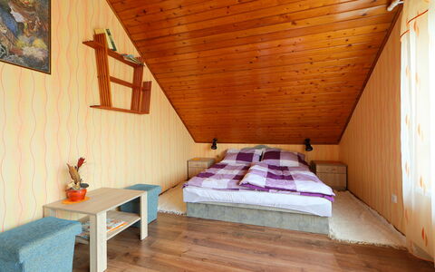 Hibiscus: Möbel, Gebäude, Eigentum, Holz, Komfort, Interior Design, Die Architektur, Flooring, Fenster, Fussboden