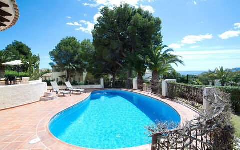 Luz Y Paz: Schwimmbad, Eigentum, Grundeigentum, Gebäude, Urlaub, Resort, Haus, Freizeit, Himmel, Villa