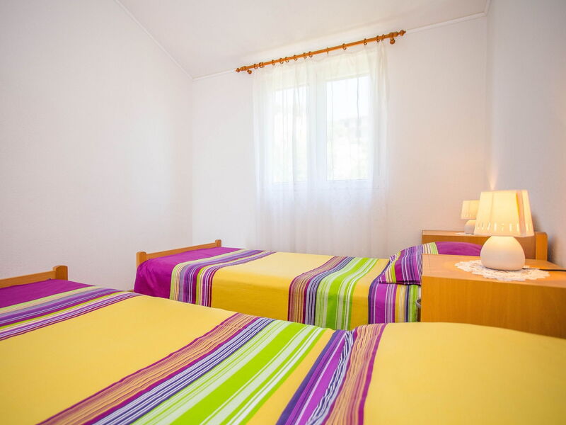 Trogir Okrug Gornji 412