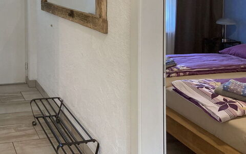 Collina Verde B: Gebäude, Azurblau, Holz, Haus, Fussboden, Cabinetry, Farbe, Flooring, Grundeigentum