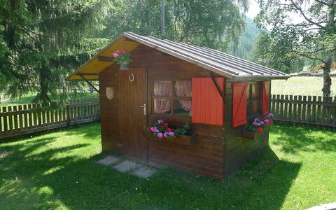 Amara: Schuppen, Gartenbauten, Gebäude, Hinterhof, Haus, Hütte, Garten, Blockhaus, Gras, Outdoor Struktur