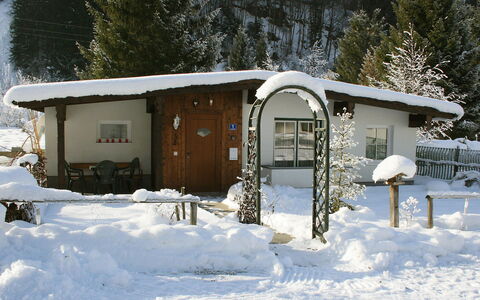 Keil: Schnee, Winter, Zuhause, Eigentum, Haus, Einfrieren, Baum, Hütte, Grundeigentum, Gebäude