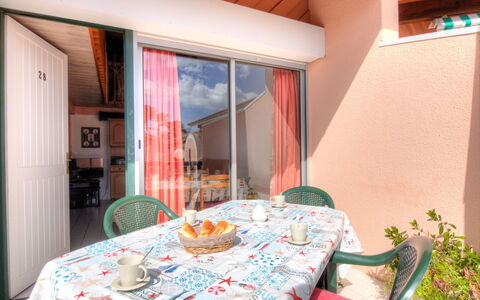Le Gallia: Eigentum, Zimmer, Gebäude, Haus, Tabelle, Möbel, Interior Design, Grundeigentum, Zuhause, Frühstück
