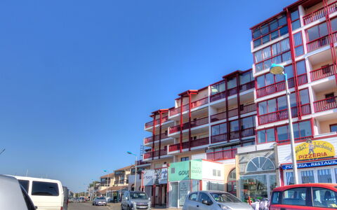 Le Grand Pavois: Fahrzeug, Gebäude, \Stadt, Auto, Nachbarschaft, Transport, Die Architektur, Wohngebiet, Mischnutzung, Metropolitan Area
