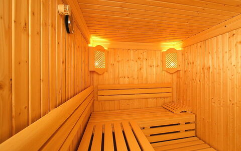 Mayrhofen 700: Holz, Holzbeize, Fussboden, Sauna, Flooring, Hartholz, Gebäude, Symmetrie, Lack