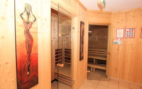 Mayrhofen 700: Gebäude, Interior Design, Holz, Flooring, Fussboden, Wand, Tür, Kunst, Halle