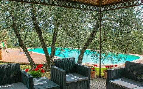 Il Casolarino: Pflanze, Wasser, Eigentum, Schatten, Natur, Beleuchtung, Interior Design, Gartenmöbel, Baum, Die Architektur