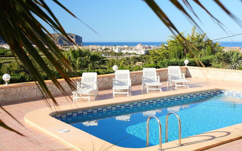 Sara: Schwimmbad, Eigentum, Gebäude, Grundeigentum, Resort, Haus, Azurblau, Urlaub, Freizeit, Wohnung
