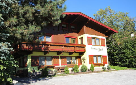 Hussl: Eigentum, Haus, Gebäude, Zuhause, Grundeigentum, Wohngebiet, Die Architektur, Nachbarschaft, Hütte, Baum