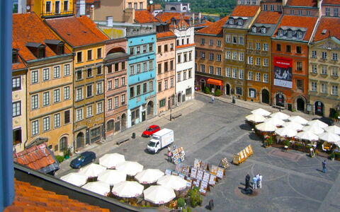Rynek Starego Miasta: Gebäude, Fenster, Infrastruktur, Himmel, Rad, Urban Design, Die Architektur, Haus, Eigentumswohnung, Nachbarschaft